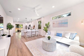 NEW 3BR Coastal Retreat - 1mi to historic downtown, quick drive to beach